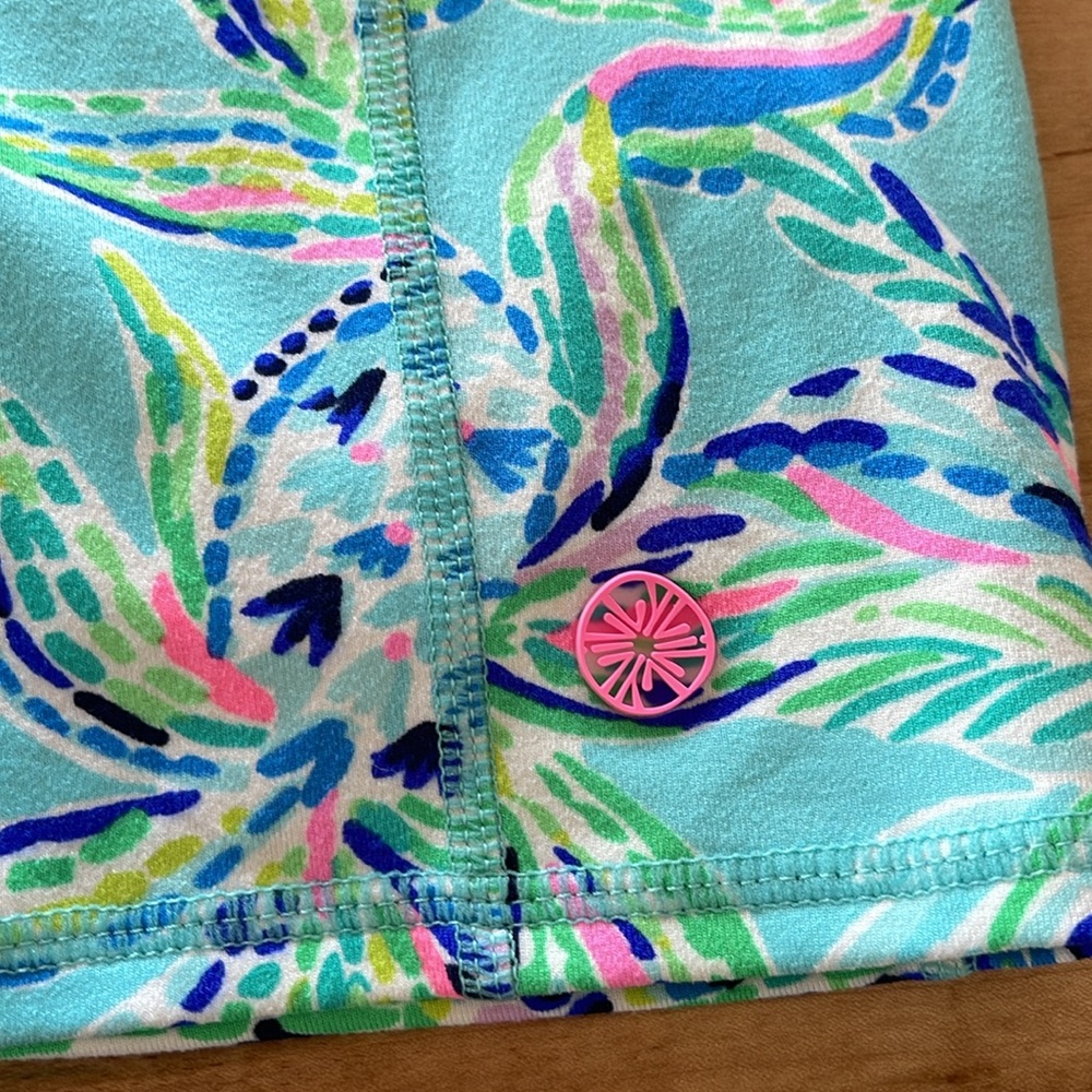 Lilly Pulitzer Weekender High Rise Shorts Bermuda Blue Turtle Luxletic UPF 50+ - Picture 2 of 8